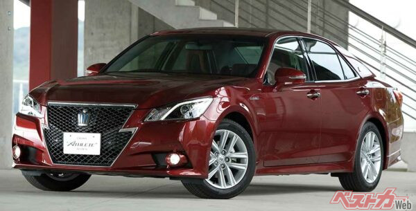 トヨタ クラウン。クラウンよりもボディが大きいと、大味で繊細さに欠けるクルマという印象がもたれてしまう気がする