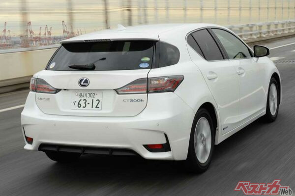 こちらは装備充実の“バージョンL”。タイヤサイズは205/55R16で乗り心地重視のセッティング