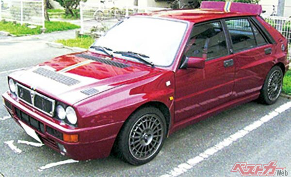 4位 ランチアデルタインラグラーレ（1988～1993年）WRCグループA用にランチアがデルタをフルタイム4WDにしたモデルで、2Lターボは185psを発揮