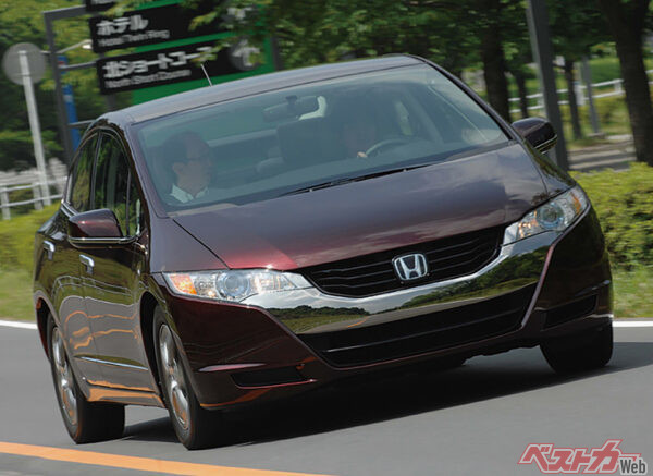 現在トヨタとホンダがFCVを牽引していて2015年に量産化するが、ウカウカしていられない