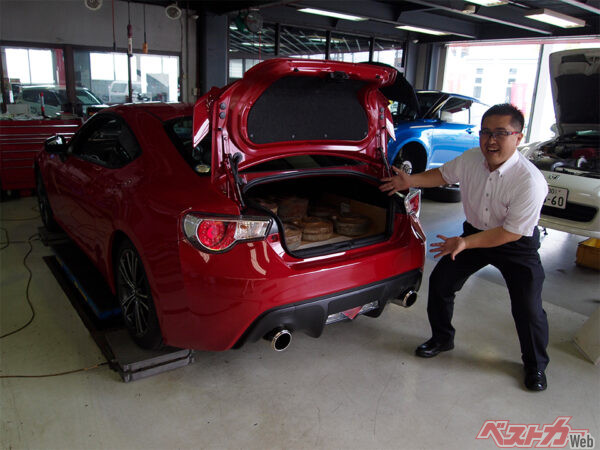 「コーナーウェイトは対角線で調整をするのが基本」という、「モンスター東名横浜店」の長田店長。ご協力ありがとうございました！