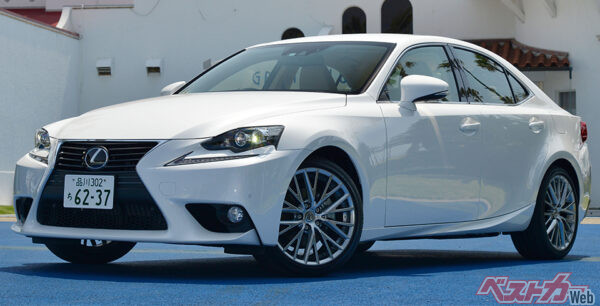 レクサス…部分的なデザイン要素が多すぎる！