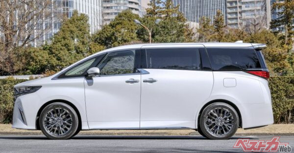 試乗デビューを飾ったアルファードPHEV。価格は1065万円