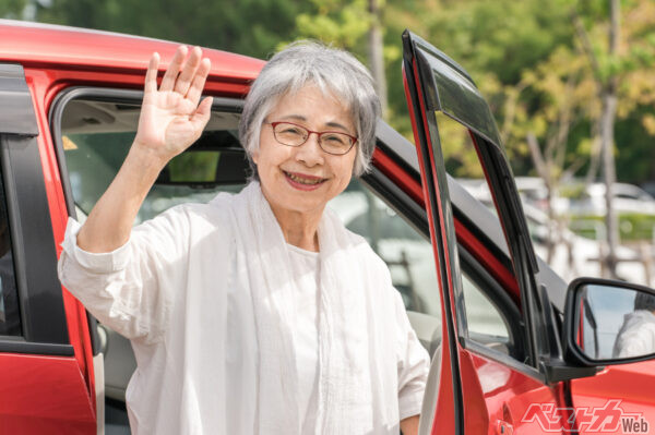 日頃から「脳活ドリル」を行い、脳を活性化させて快適・安全運転を楽しみたいですね!(※画像はイメージ)