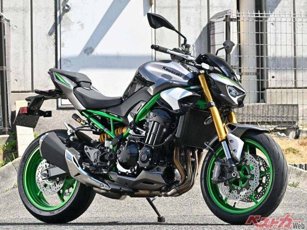 大阪MCショー速報】新型「Z900 SE」初お披露目！ 新設計の3眼LED