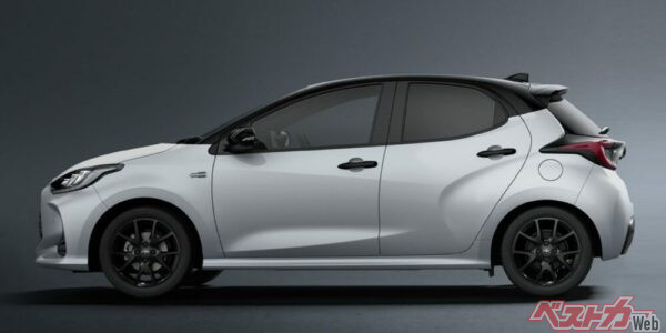 真横からのヤリス特別仕様車Z「URBANO」。スタイリッシュでカッコいい!