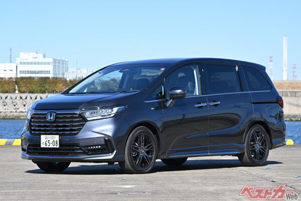 ホンダ オデッセイ(480万400~516万4500円 2024年累計販売台数:1万2006台)2023年12月に約2年ぶりに国内販売が復活。中国製となり、2L・e:HEVアブソルートが3グレード設定される