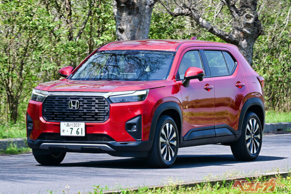 ホンダ WR-V（209万8800～248万9300円　2024年累計販売台数：3万333台）パワーユニットは1.5L・NAの直4のみで、CVT＆4WDの組み合わせ。スクエアなフォルムも特徴