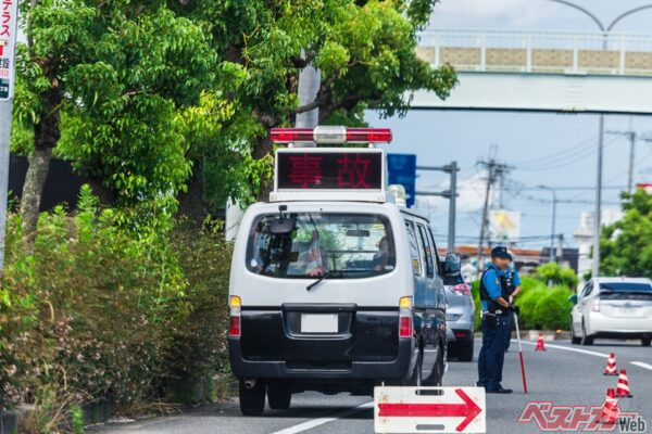 滑った!!　ぶつけた!!　知っておけばパニクらないクルマの[緊急事態]の対処法