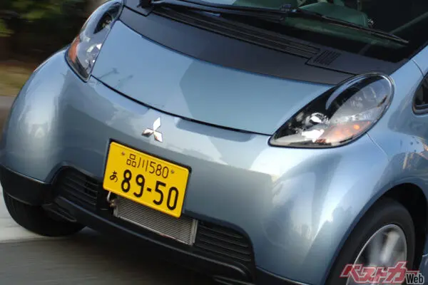 エンジンが後ろなのに普通のクルマ!?　[三菱 i]は総額30万円で良品車が見つかる!!
