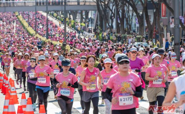 5000人が走る様子はまさに圧巻! 沿道の応援もアツかった!!