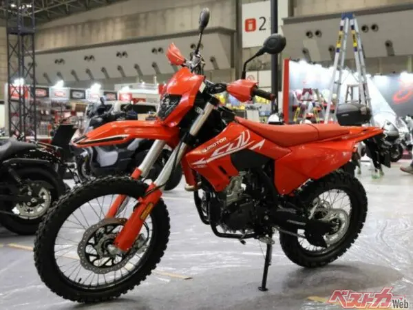 【東京MCショー速報】125エンデューロ「COV125X」日本初公開！ モタードも期待のフルサイズオフ【モーターサイクルショー2025】