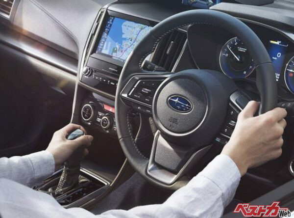 パーキングブレーキをせずにAT（CVT）のPレンジに入れていませんか？