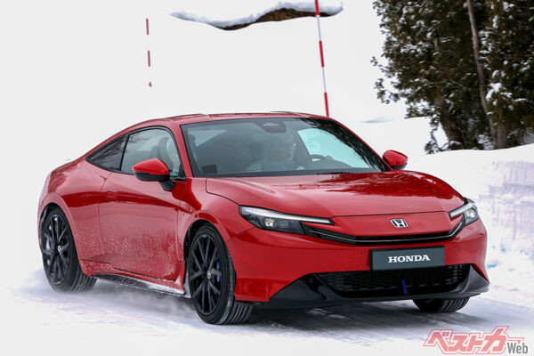 新型プレリュードのプロトタイプ（FF）にも雪上試乗