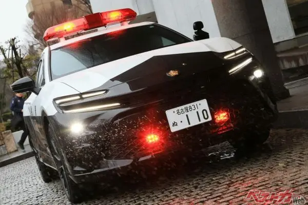 【激レア】クラウンパトカーにSUVタイプ登場。全国でたった1台のパトカーは、トヨタからの寄贈車だった