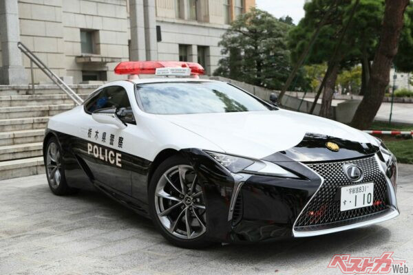 2020年度にGT-Rと同じ方から寄贈されたLC500パトカー。ラグジュアリークーペのパトカーは異例だが、パトカーとしてバランスの良いデザインとなっている。交通機動隊に配備されている