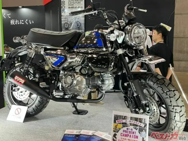 【東京MCショー】ビカビカのスペンサーモンキー125はなんと市販車！ レガーレのスペシャルモデルをチェック【モーターサイクルショー125】