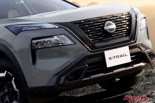 日産 エクストレイル。この顔は「ビジー」だ