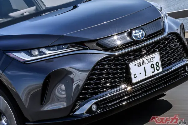 燃費の悪いガソリンモデルもイイぞ!!　ハリアーのカッコよさはピカイチだった