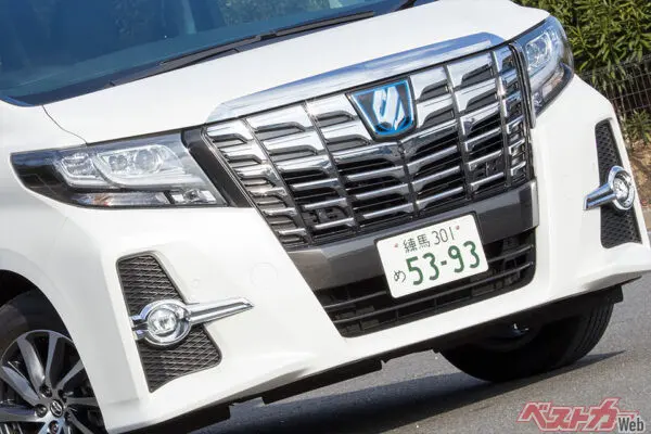 新型より全然安い!!　先代[アルファード]でも十分豪華であることに変わりナシ!?