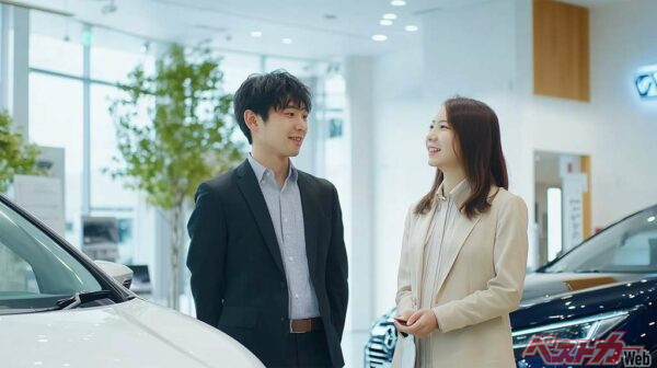 コロナ禍以降で落ち込んだ新車販売現場もようやく活気が戻ってくるか(<br>bephoto@Adobe Stock)