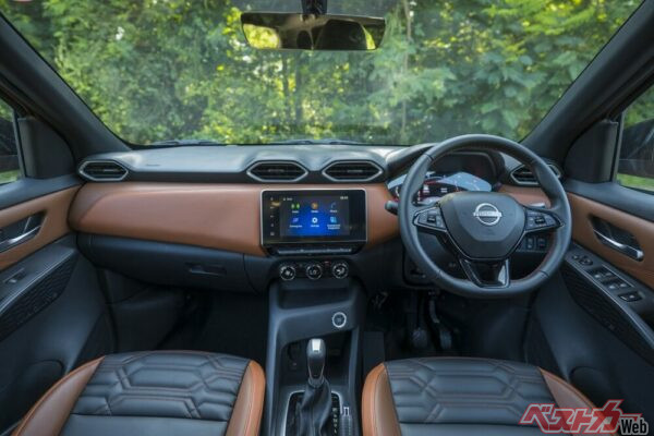 2024年10月のマイナーチェンジでは、インテリアに新たにTFTディスプレイを採用したほか、Apple CarPlayとAndroid Auto、ワイヤレススマートフォン充電器を搭載した