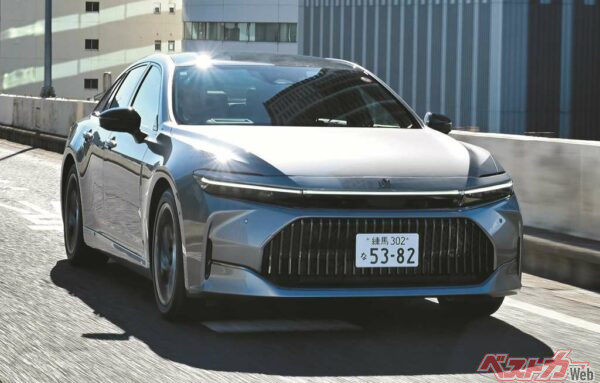 プレミアムコンフォートカーの乗り味が最高。クラウンらしさなら、やはりセダンがイチバン！