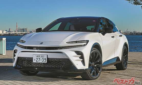 まさかクラウンがフェラーリに似るなんて奇跡でしょ! 走りもいいし、クラウンスポーツ最高!