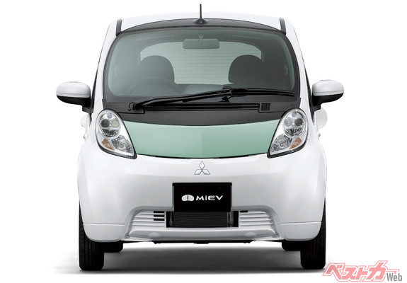 先代のiからガソリンエンジンを換えて誕生したのがi-MiEVだった