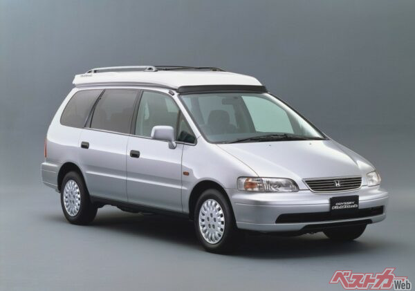 ホンダ オデッセイ フィールドデッキ。マイナーチェンジでさらに人気が上昇