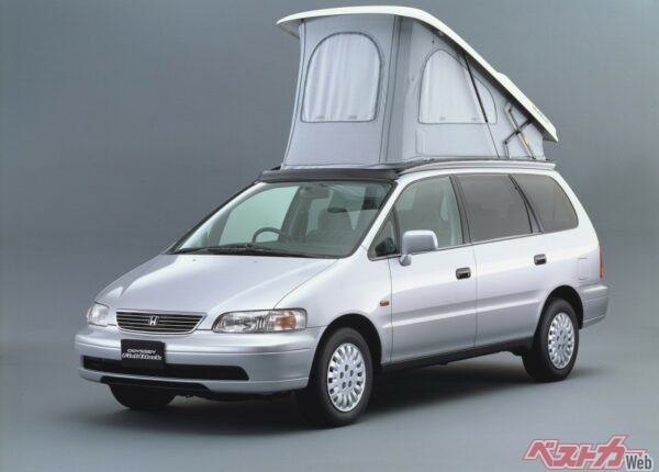 ポップアップルーフがあることで、アウトドアユーザーにもブレイク