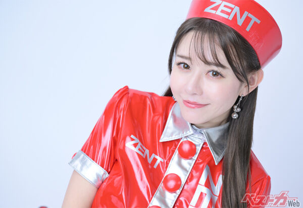 笑顔に一目ぼれ注意!?　目指すは「癒し系レースクイーン」ナンバーワン！　寺地みのり from ZENT Sweeties