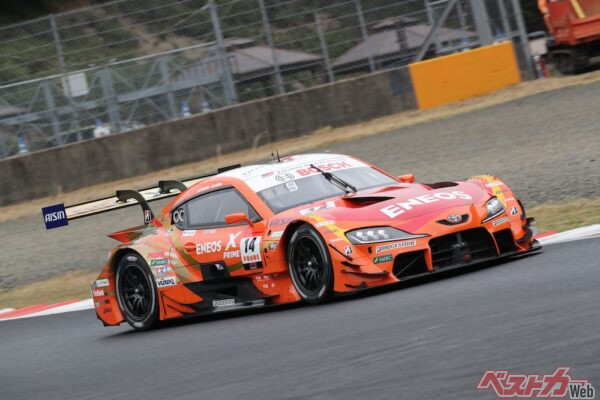 ポールポジションを獲得した14号車