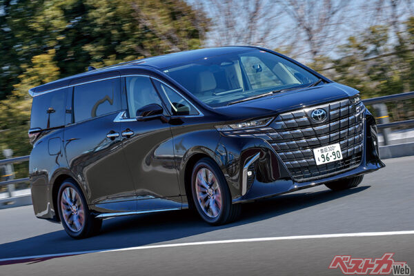 車重は増加したが、低重心化で走りの安定感は高まった
