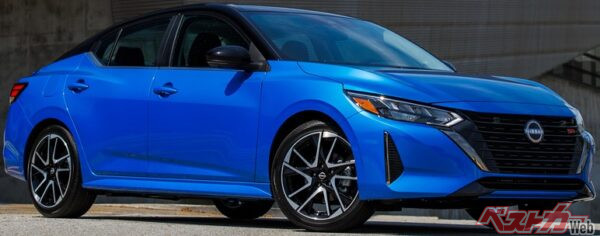 現行型の日産セントラ。日本では販売されていないが、世界的には人気モデルだ