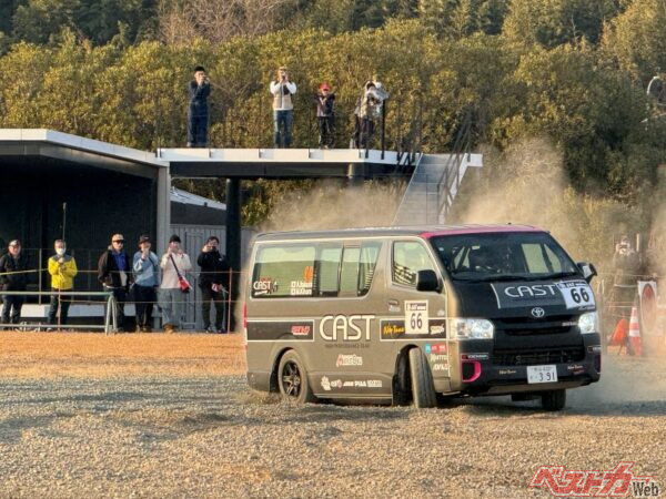 毎回オープンクラスで熱い戦いとなる板倉麻美選手とハイエース(写真はラリー三河湾)