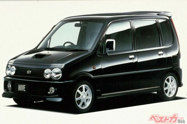 マッシブスポーティワゴンが標榜されたムーヴカスタム。画像はエアロダウンカスタム