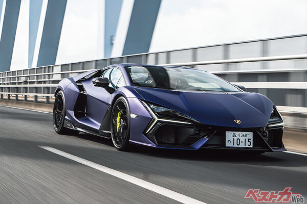 ランボルギーニ レヴエルト。誰が見ても「ランボルギーニ」でありながら、新しさを強く感じさせるデザインは見事のひとこと