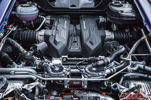 最新モデルでも12気筒エンジンを採用してくれたのが嬉しい