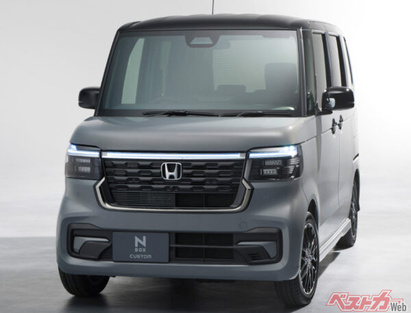 N-BOX CUSTOMの標準モデルがこちら