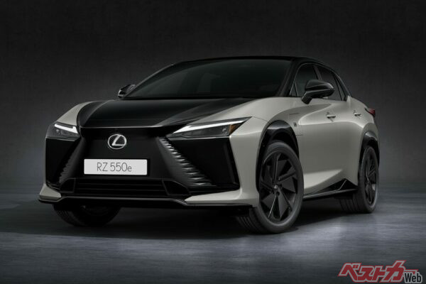 レクサストータルケアはT-connectのようなサポートに加え予約までとってくれるという。このサービスが全車種についてくるというのだから驚きだ