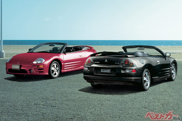 三菱 エクリプススパイダー（中古相場：80万円前後）。国内仕様はダイナミックなアメリカンテイストを満喫できる仕様に変更し、灯火類や排出ガスも日本の国内法規に適合させた
