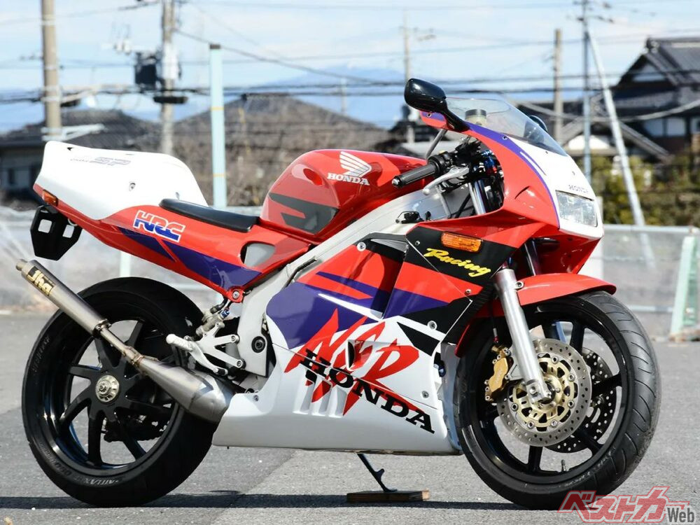 【レビューで送料無料】 30年以上経っても輝きを失わない、究極の2ストロークレーサー バイク一般