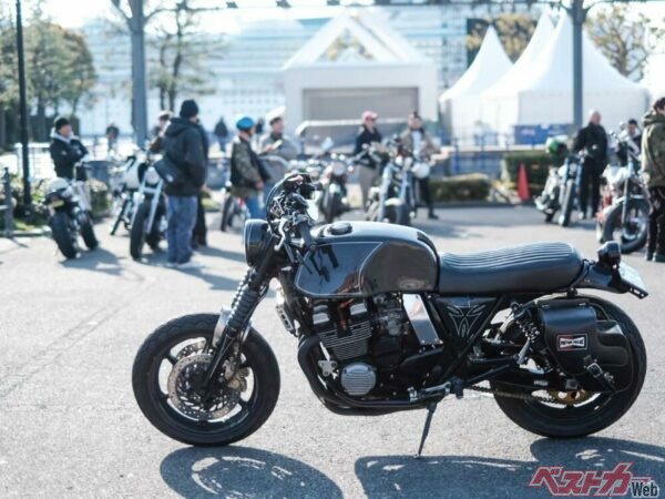 これがペケジェーアール？ 品格漂う四気筒！ ヤマハXJR400