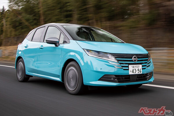 日産 ノート（229万9000～258万600円）。パワーユニットは、モーターで116ps/28.6kgmを発生する1.2L・e-POWERを搭載。2023年12月のマイナーチェンジでフロントデザインを変更。魅力度：★★★★☆