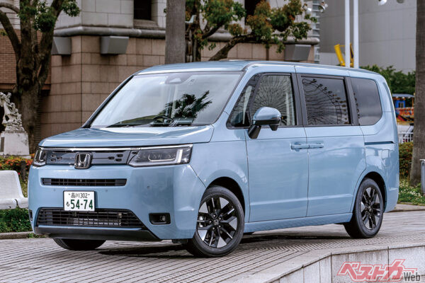 ホンダ ステップワゴン（316万9100～406万6700円）。2Lハイブリッドのe:HEVと1.5Lターボを設定。4WD車は1.5Lターボのみ。全長はセレナより65mm程度長い。魅力度：★★★★☆