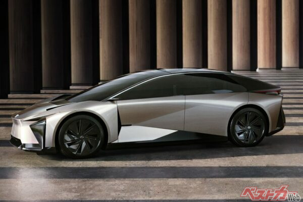 ギガキャストが採用されたLF-ZC