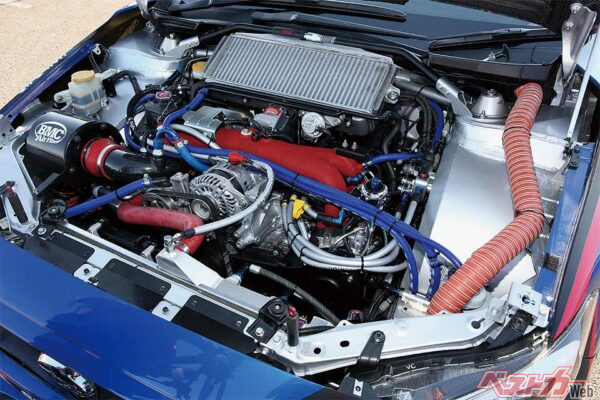 搭載エンジンは熟成を重ねてきているEJ20ターボ。340ps/47.0kgmを発揮する