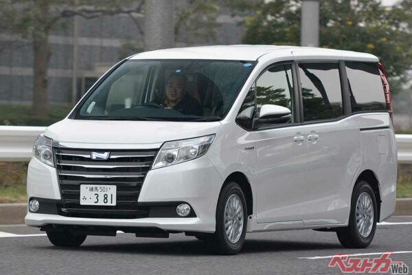 ノア／ヴォクシー待望のハイブリッドは、ガソリンモデルより約1カ月遅れとなる2014年2月24日デリバリー開始