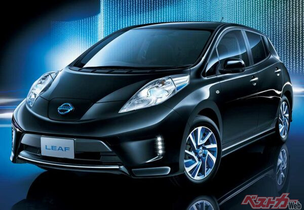 日産リーフ。世界に先駆けて開発されたEV専用車のリーフ。マイチェンで航続距離が200kmから228kmに向上